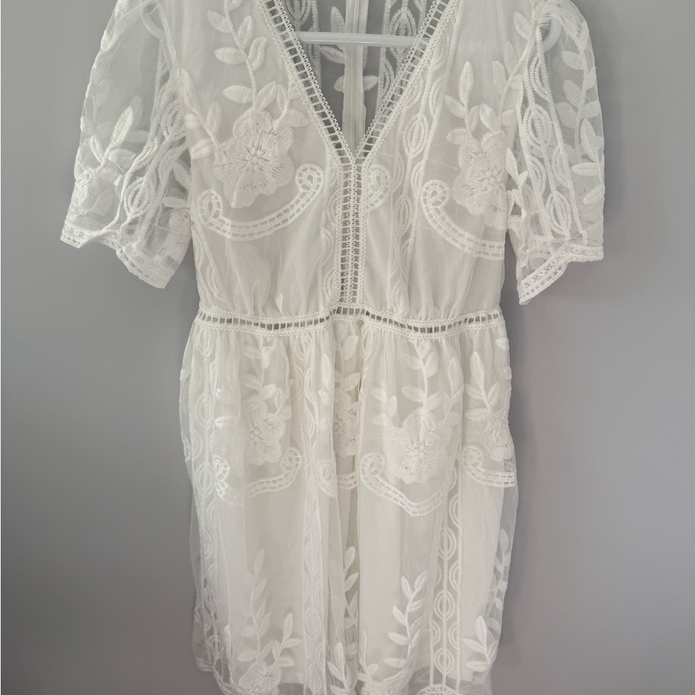 Chic White Embroidered Women's Blouse